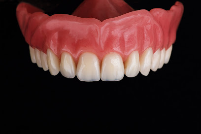 Denture repairs while you wait. Weston Dental Laboratory.