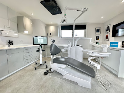 Dr Amir Nazim - Aesthetic Dentistry