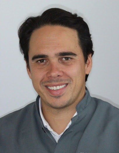 Dr D. Silveira. Dental Implant and Invisalign Clinic in Battersea