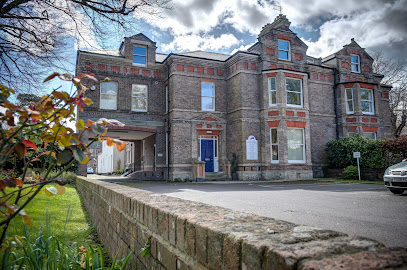 South Coast Implant & Cosmetic Dentist and Dental Learning Centre